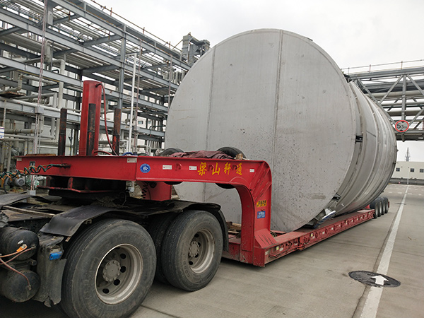 无锡大件设备运输公司告诉你运输人员需审核托运人的资料并依照货物特点选择车辆