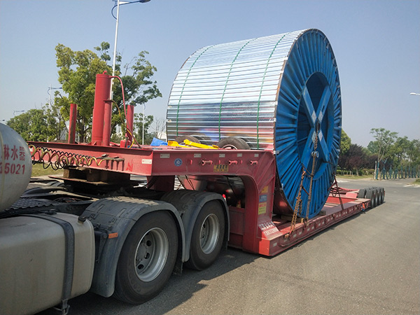 无锡大件运输在完成运输进行装卸工作时要注意穿戴好防护用具并且注意自身防护